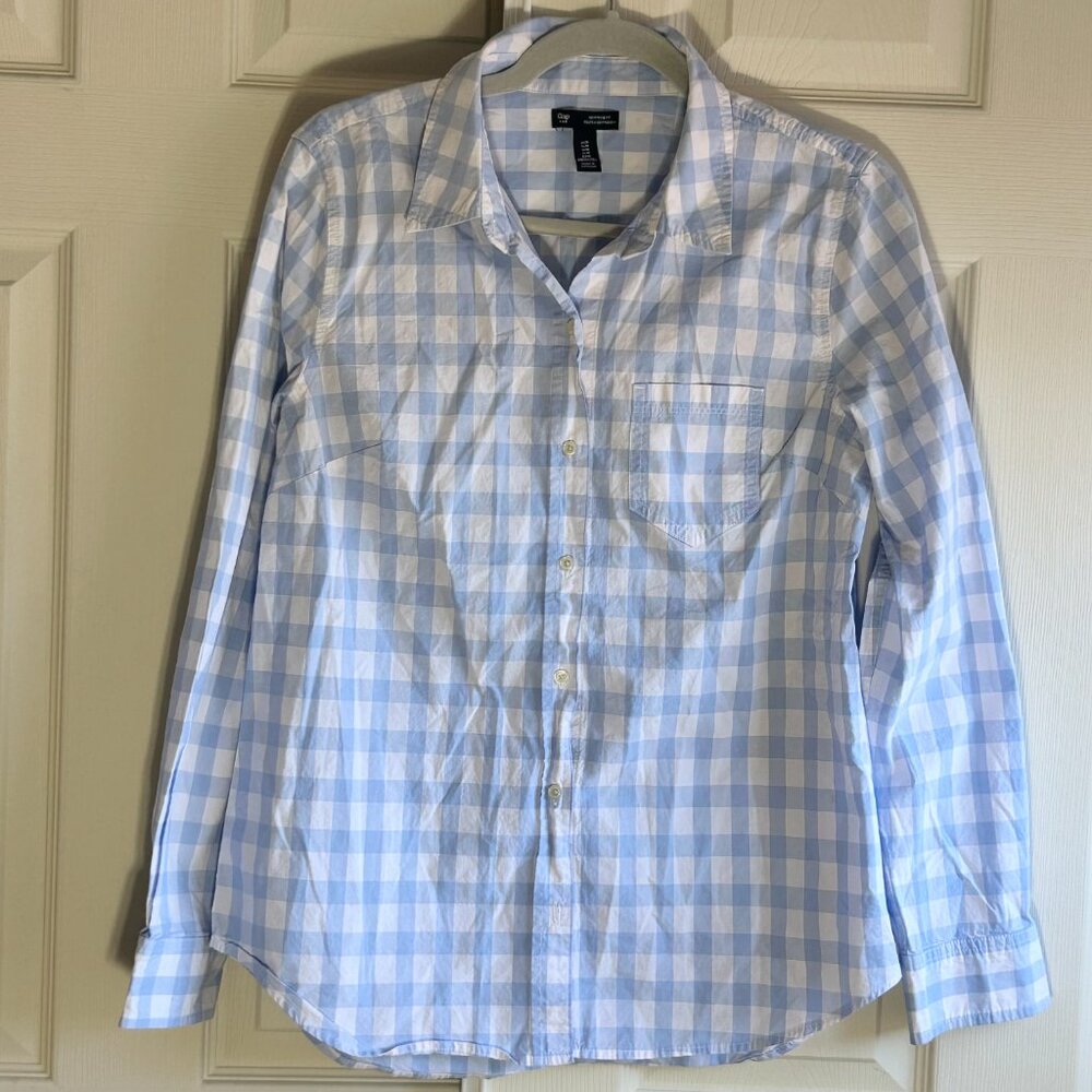 Gap Boyfriend fit button down shirt women's size medium in blue and white plaid